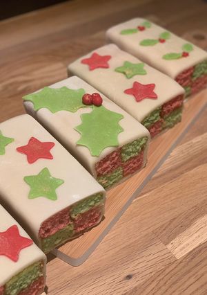 A picture of Christmas Battenberg 🎄.