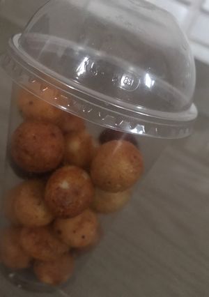 A picture of My unique gullisua / milk balls.