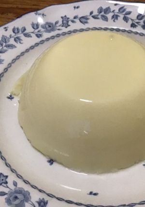 Une photo de Crèmes vanille et noix de coco à l agar agar