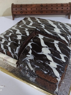 عکسی از دستور کیک شیرموز شکلاتی