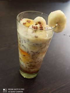 चिया सीड्स और केला पुडिंग (chia seeds aur kela pudding recipe in Hindi) रेसिपी मुख्य फोटो