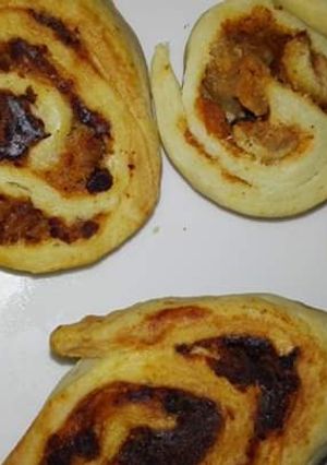 A picture of Pizza pin wheels.