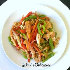 A picture of Shredded Chicken Stir fry.