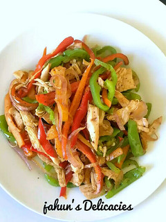 A picture of Shredded Chicken Stir fry.