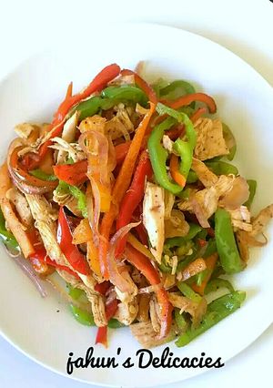 A picture of Shredded Chicken Stir fry.