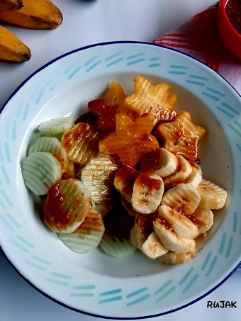 Langkah Gampang Membikin Resep Rujak Manis Belimbing, Pisang dan Timun yang Bikin Ngiler Anti Ribet, Lezat Sekali