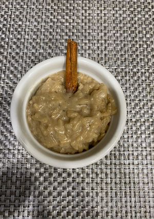 A picture of Arroz con leche (rice pudding).