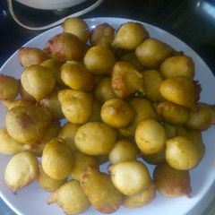A picture of Fluffy and yummy Puff Puff.