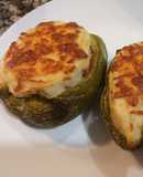 Pimiento verde relleno de pastel de carne