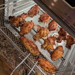 A picture of Air Fryer chicken wings.