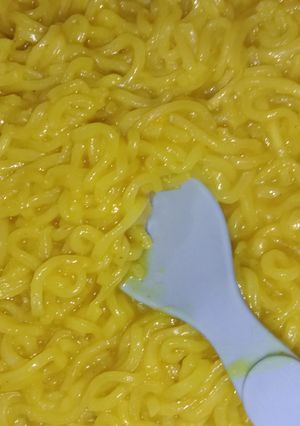 A picture of 2 minutes Maggi.
