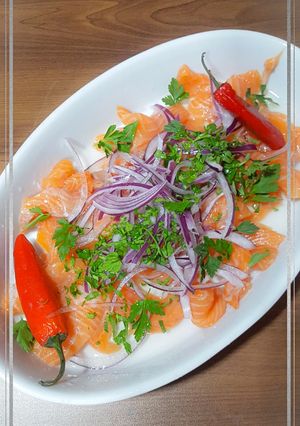 Una foto de Ceviche de salmón