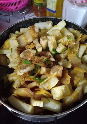 Hình của món Thịt ba chỉ xào dừa keto.