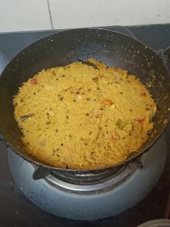 கோதுமை ரவை உப்மா (Kothumai ravai upma recipe in tamil) செய்முறை முக்கிய புகைப்படம்