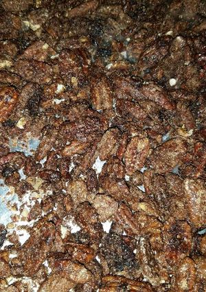 A picture of Crockpot Candied Pecans.