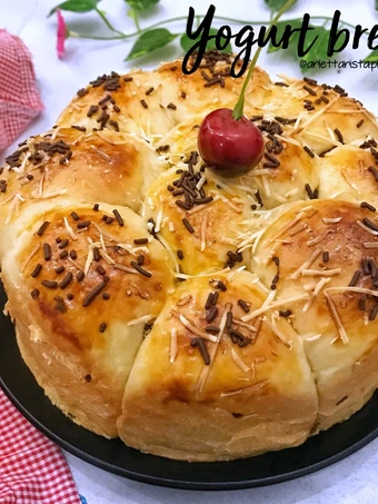 Cara Gampang Menyiapkan Resep Roti sobek yogurt isi coklat keju (Yogurt dinner rolls with choco cheese filling) yang Menggugah Selera Anti Ribet, Lezat