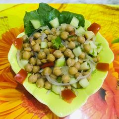 A picture of Chick peas salad.