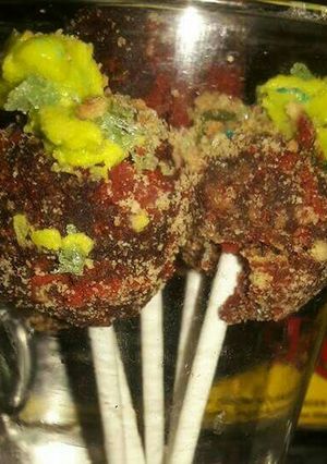 A picture of Red Velvet with Chocolate Ganache Cake Pops.