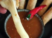 Una foto de pan integral en air fryer