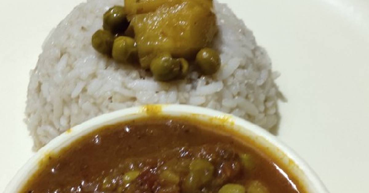 Aloo mutter with brown rice Recipe by Jyoti Harisinghani - Cookpad