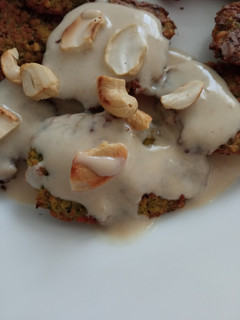 Una foto de Aderezo con tahini y anacardo