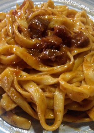 Una foto de Fideos caseros cortados a cuchillo