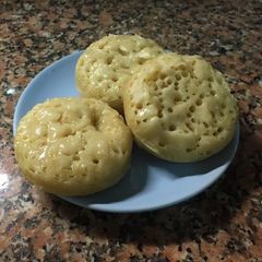 A picture of Crumpets.