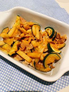 泡菜豬肉炒櫛瓜 的食譜成品照片