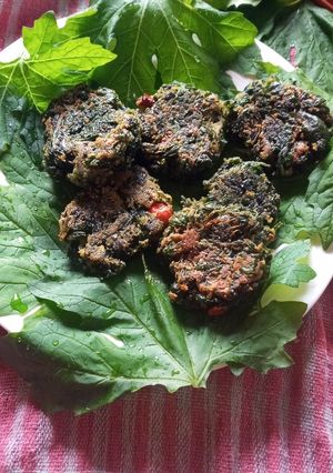 উচ্ছে পাতার বড়া (Ucche patar boa recipe in Bengali) রেসিপির প্রধান ছবি
