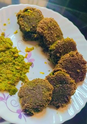 A picture of Hara bhara kabab.