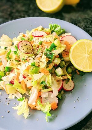 A picture of Crunchy salad.