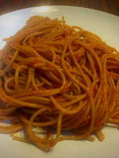 Una foto de Espaguetis all' arrabbiata