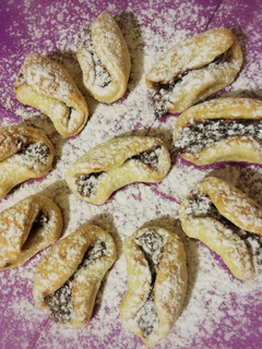 Dióval töltött hamis leveles kiflik🍁🦔 recept fotója