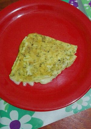 Una foto de Omelette con jamón, queso y provenzal 😋👌