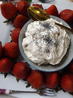 Una foto de Fresones con crema de seda