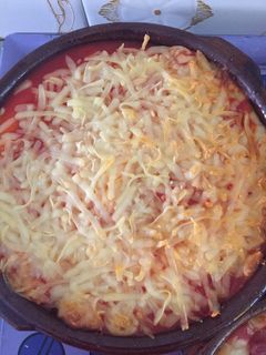 Una foto de Gratinado de coliflor, atún y puré de patata