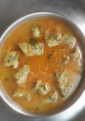 A picture of Kothimbir Curry (Coriander).