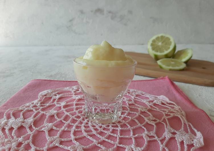 Step-by-Step Guide to Prepare Fatto in casa super veloce Crema al limone senza uova