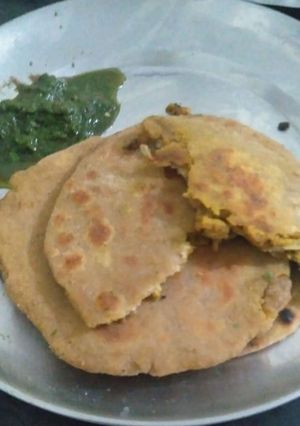 চিকেন কিমা পরোটা সাথে ধনেপাতার চাটনি (chicken keema parota recipe in Bengali) রেসিপির প্রধান ছবি