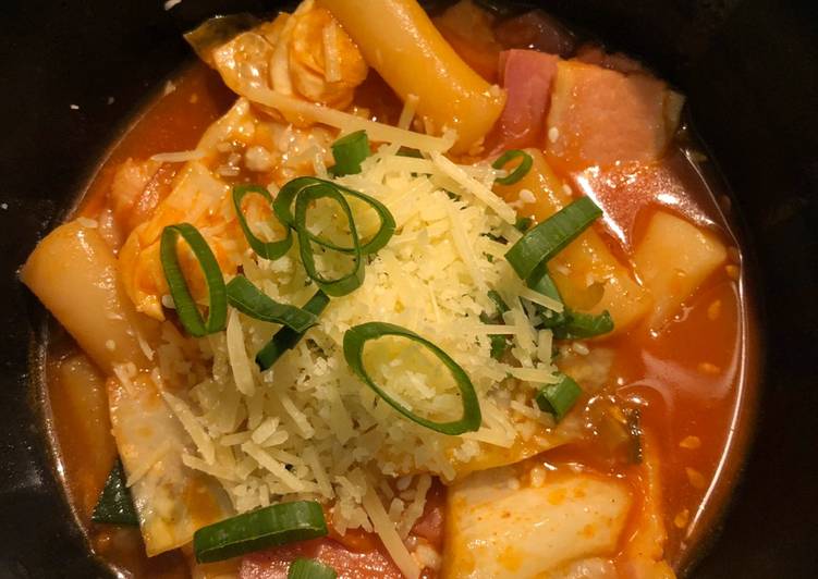 ต๊อกโบกิเบค่อนชีส