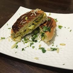 A picture of Bhel wali Roti.