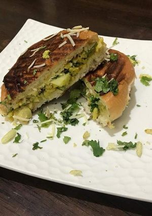 A picture of Bhel wali Roti.