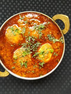 झणझणीत गावरान अंडा मसाला (anda masala recipe in marathi) रेसिपी चे मुख्य फोटो
