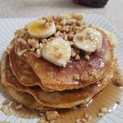Bisquick Banana Walnut Cinnamon Pancakes A picture of Bisquick Banana Walnut Cinnamon Pancakes.