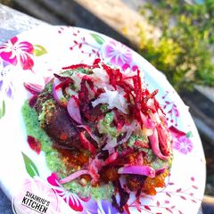 A picture of Aloo tikki chaat.