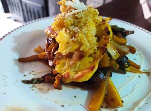 Una foto de Pechuga de Pollo con Vegetales en Salsa de Ostra
