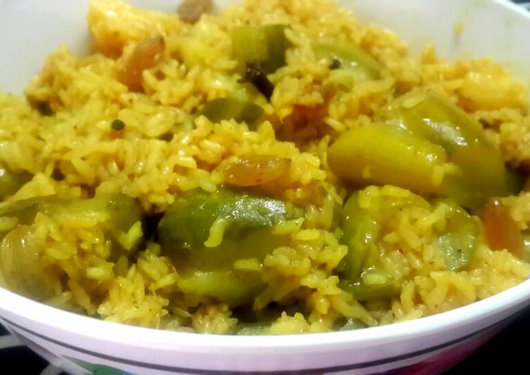 Chal Potol (Parwal/ Pointed Gourd cooked with aromatic rice)