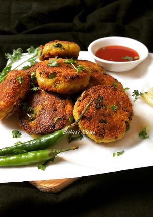 A picture of Dhokla & Paneer Tikki.