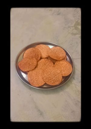 आटे की पापड़ी (atte ki aditri recipe in Hindi) रेसिपी मुख्य फोटो