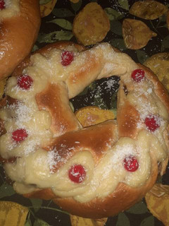 Una foto de Rosca de Pascuas rellena